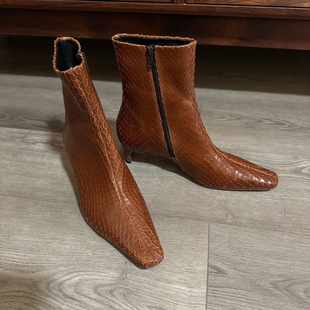 New without box STAUD croc embossed Wally leather boots size 39 (US 8-8.5)
